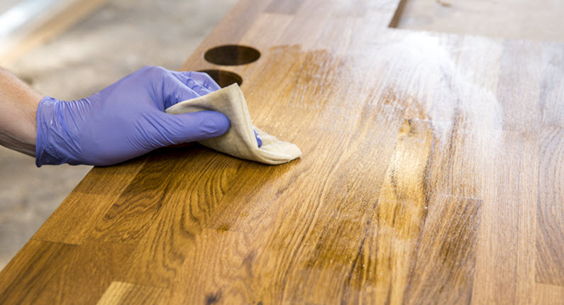 Kitchen Countertop Cleaning